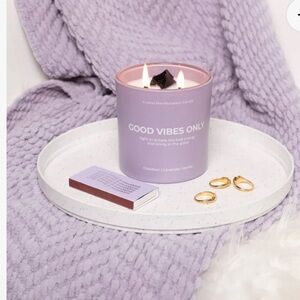 Jill & Ally | "Good Vibes” Crystal Manifestation Candle